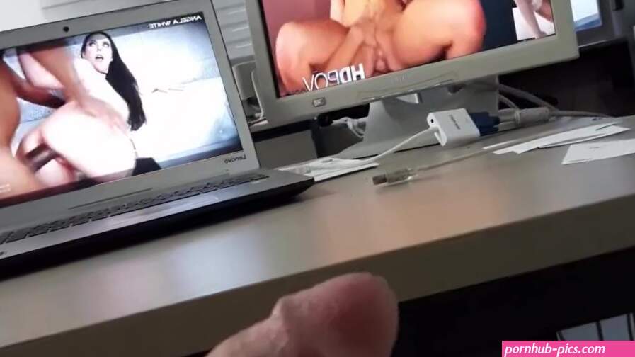 Watching Porn in two Monitors having 5 Minutes to Jerk off Before...