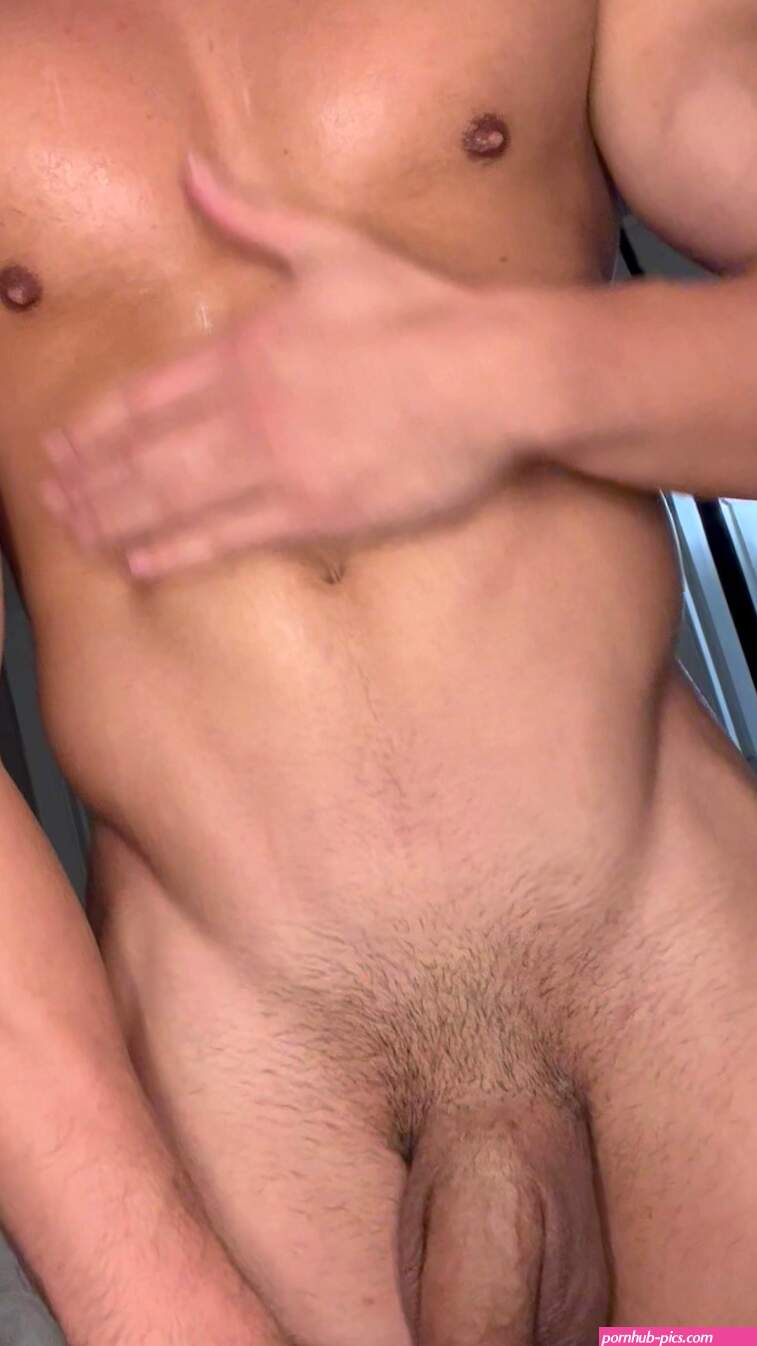 Naked: Twunk showing