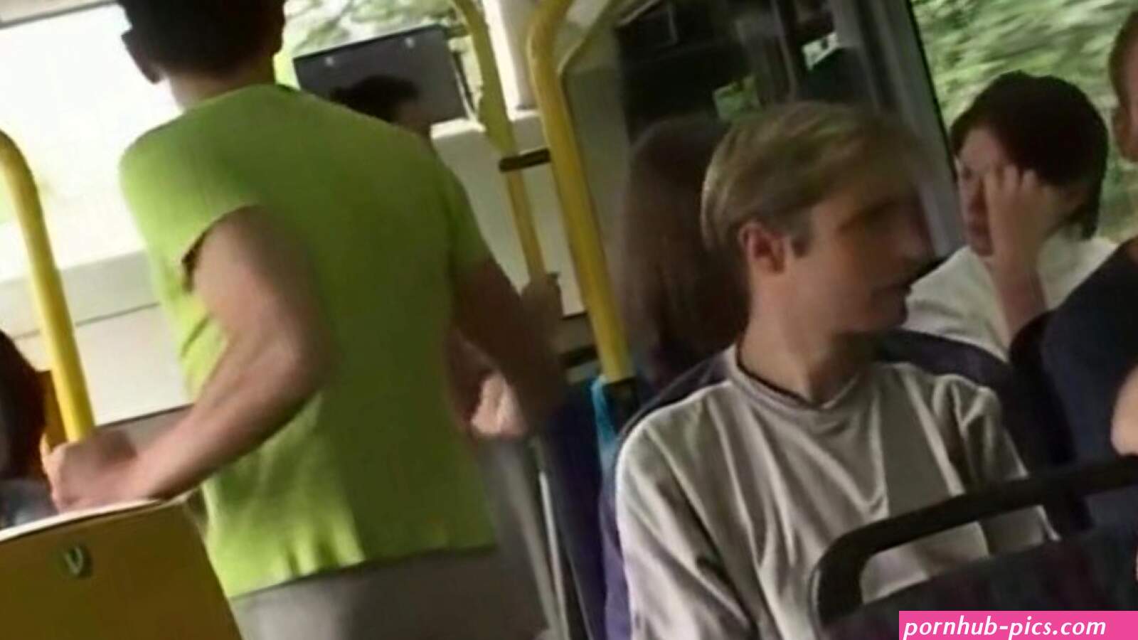Sex In Public Bus Popular:Page 1