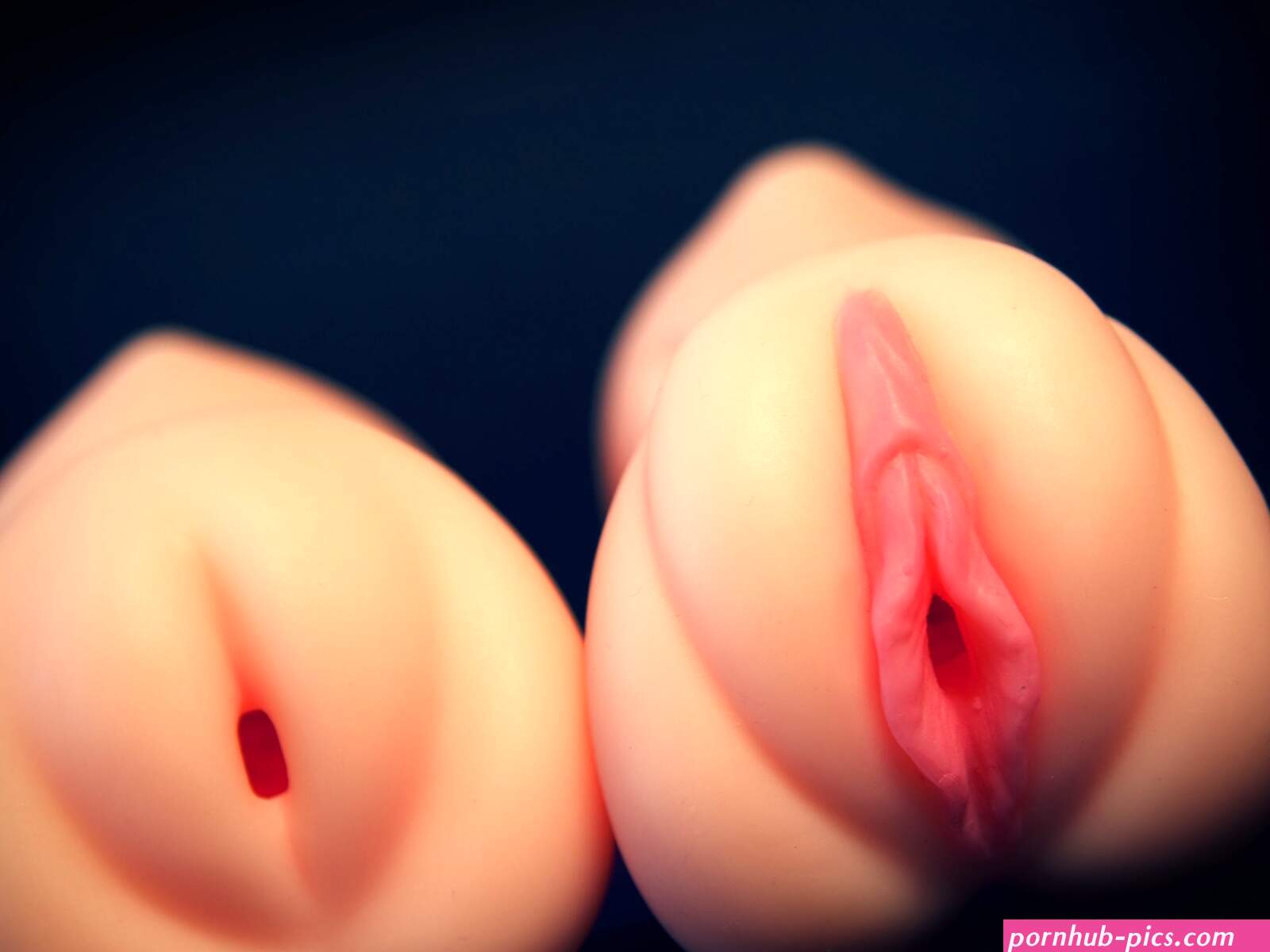 Nupu 3 Pussy Lips en Nupu 3 Sujiman