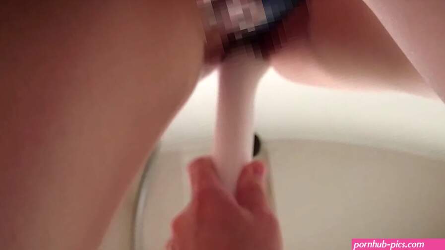 Shaved pussy babe in bath bikini solo! Smooth slit takes showerhead masturbation!