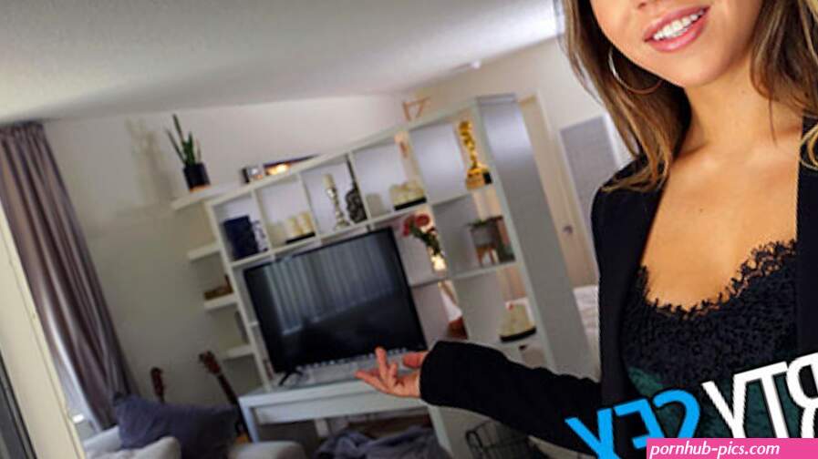 PropertySex Real Estate Agent gets Horny and Makes Sex Video with Client