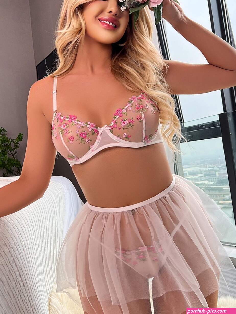 2022 New Luxury Sexy Porno Sexs Pink Color 3PC Women Sexy Lingerie