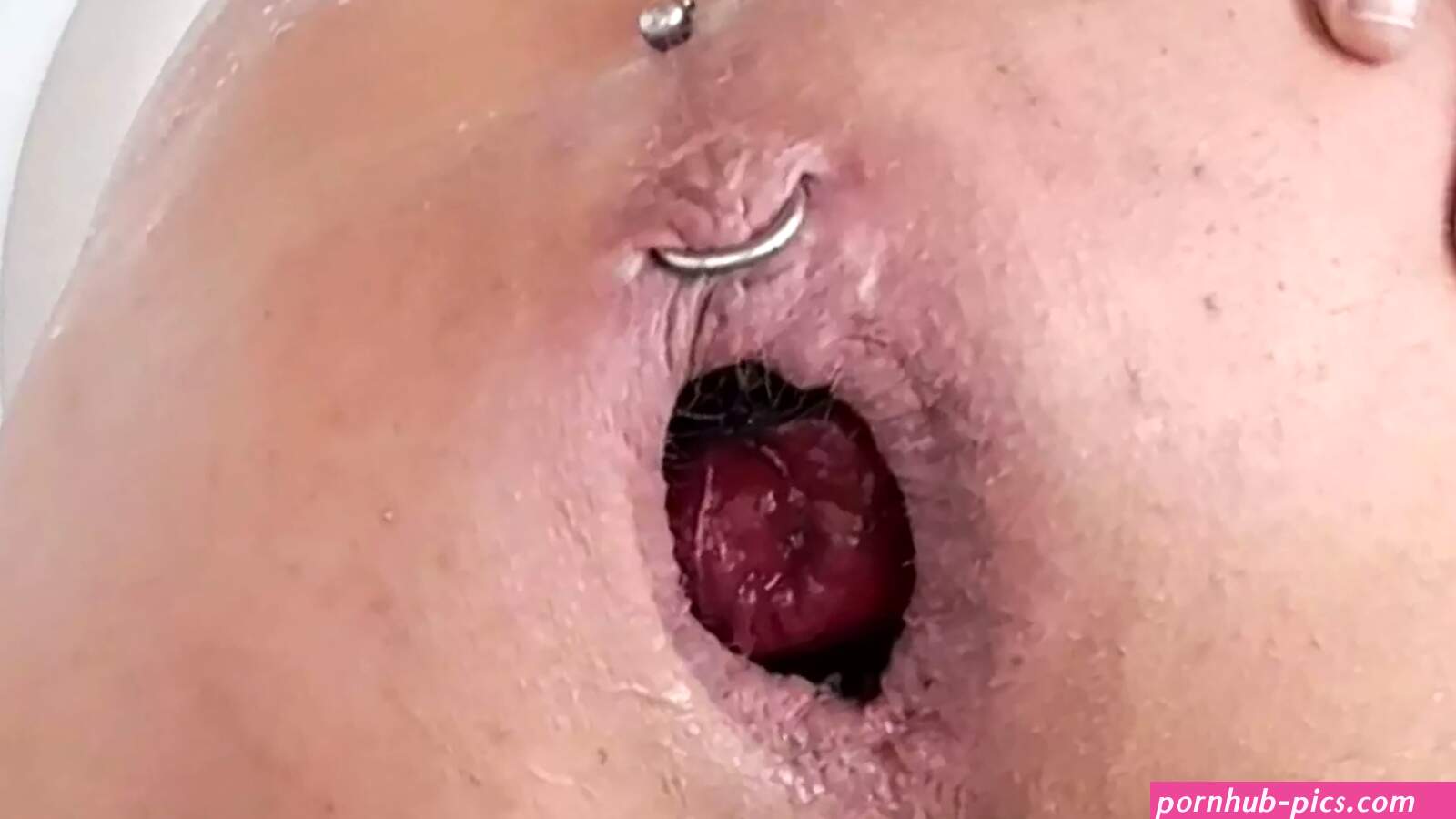 Larissa1sexdoll into the Black Hole Mega Gape Double Ass Piercing: Shemale Porn