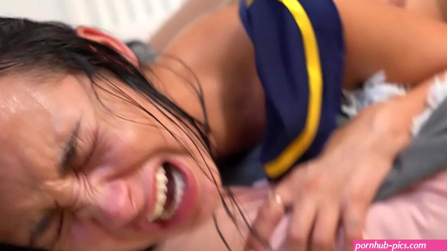 Young Anal Slut Deepthroats Like A Champion Endures ROUGH Painal And Squirts Like A Fountain