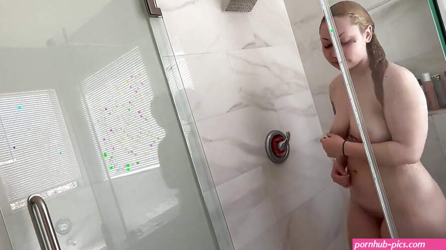 Shower Routine: Amateur Amateur Porn feat. Lenna Lux by FapHouse