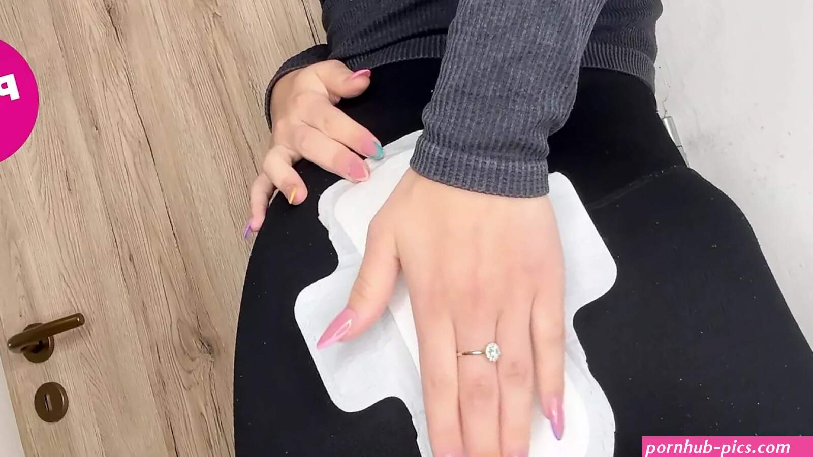 Porno Culotte Poilue Avec Maxi Pads Porn Videos: XXX 2026 2