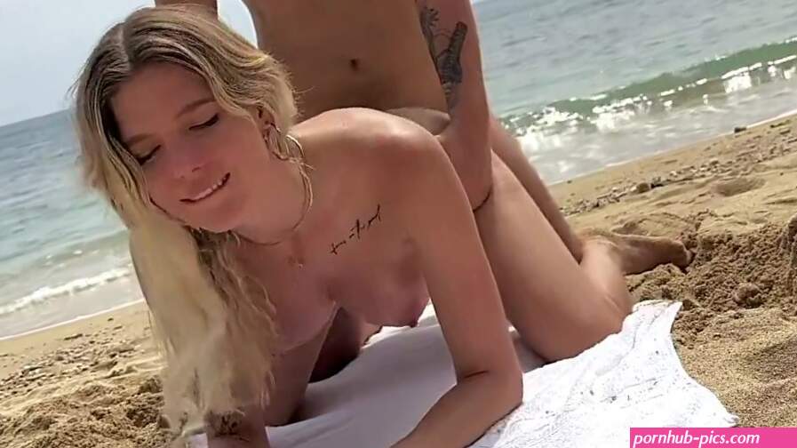 pretty stranger didnt refuse to swim naked and offered fuck her on the beach Anastangel