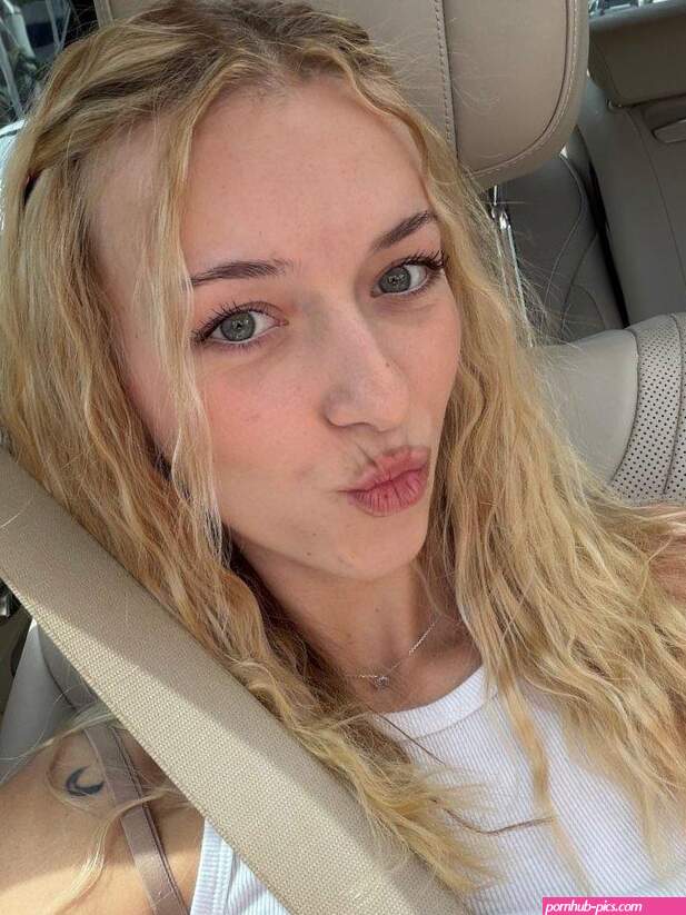 tinabellee bookbabeava booktokava tianabellee leaked nude photo from OnlyFans and Patreon 0020