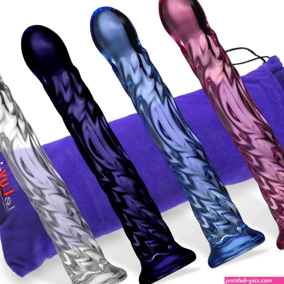 LeLuv Glass Hypnotic Twist Deluxe Curved G-Spot Wand Dildo