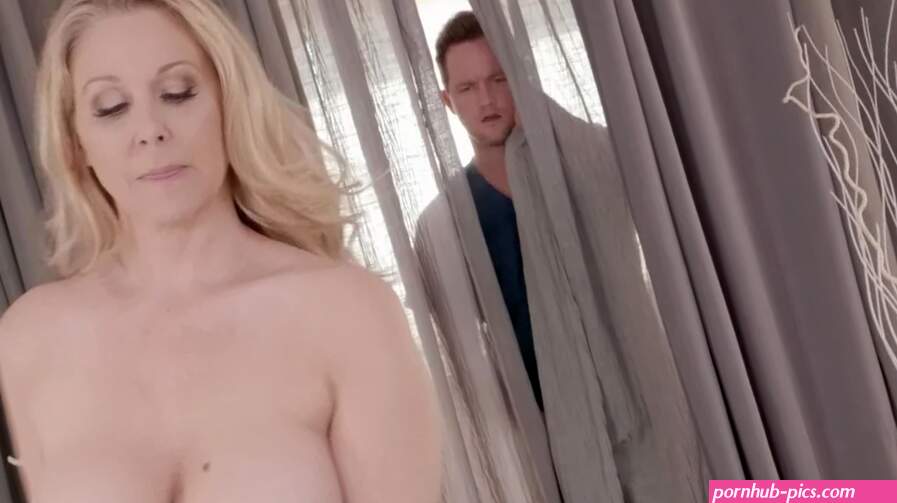New masseur fucks the busty milf in her hot cunt