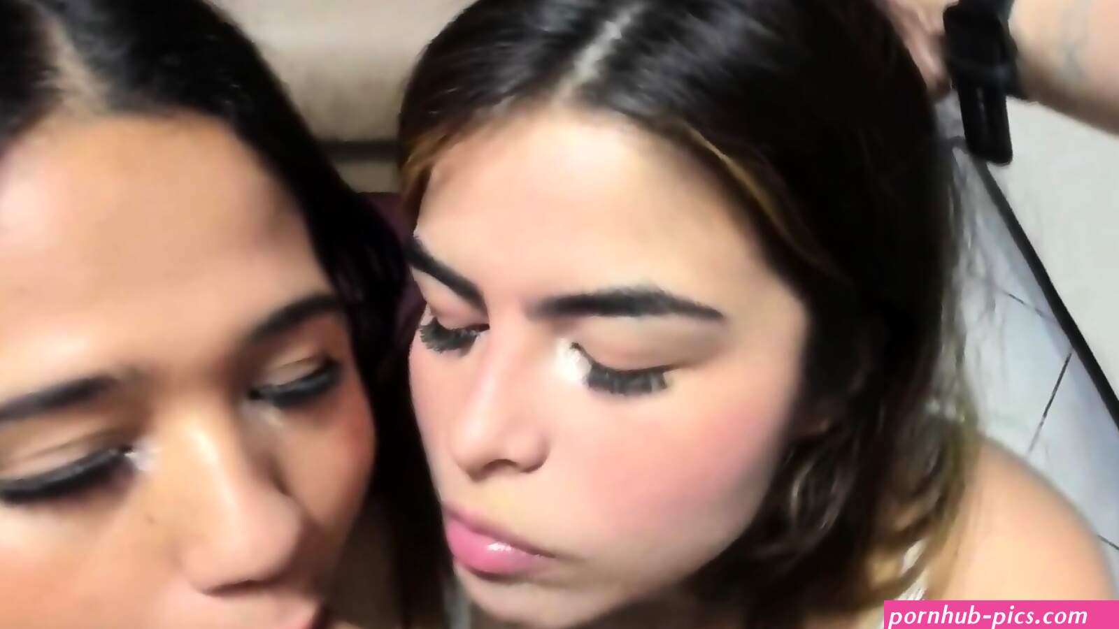 Two Babes Blowjob Close Up