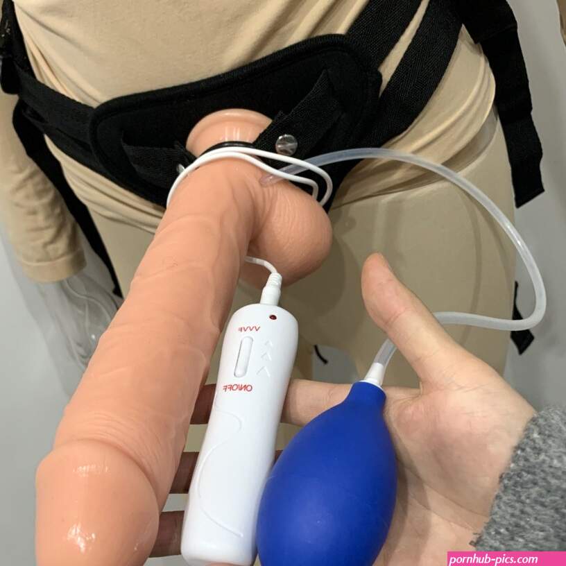Squirting Dildo Ejaculating Strap On Harness Dildo Dong Penis Anal Suction Cup