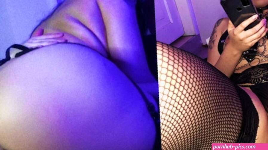 Argentijnse e-meid neukt hard tijdens het kijken naar porno op haar twitch-stream