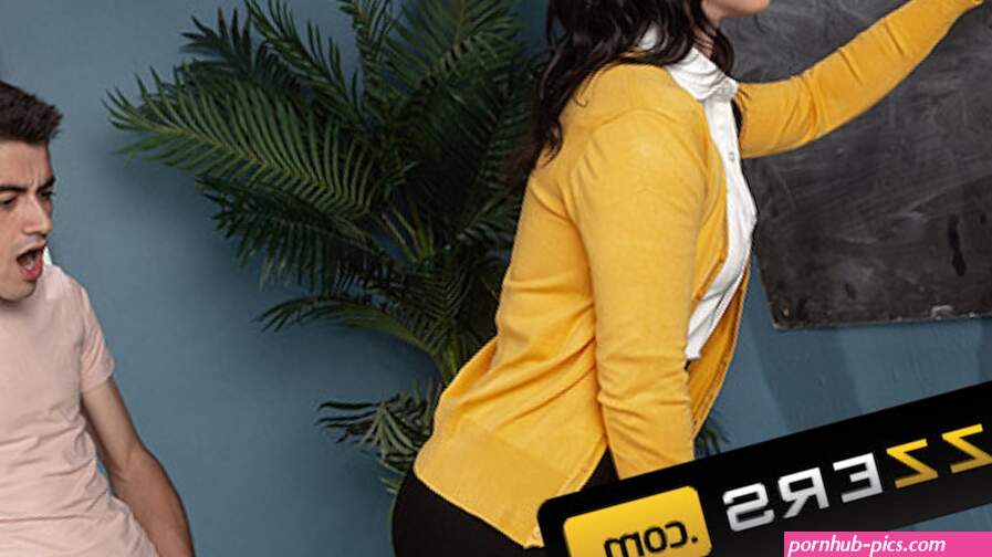 Brazzers- Grosse queu d étudiant baise le cul de Jennifer White