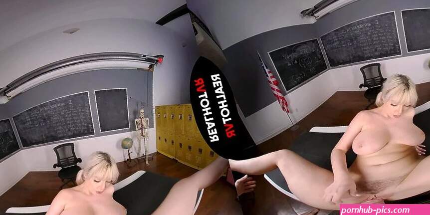 Seks in virtual reality met een ervaren instructrice Porno Video