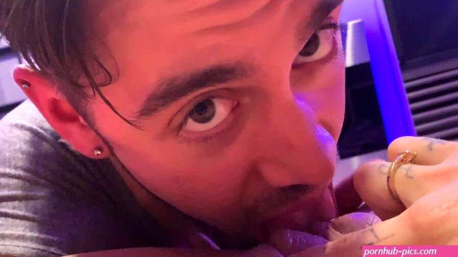 Eating Pussy like its His Last Meal
