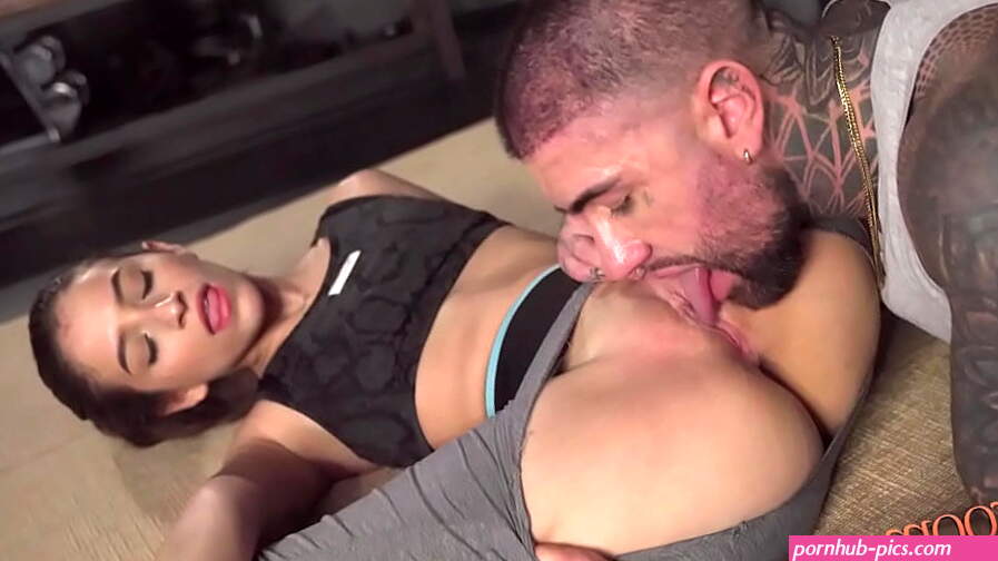 Fitness Rooms Latina teen Sofia Smith hot sex in ripped yoga pants POV blowjob at the gym