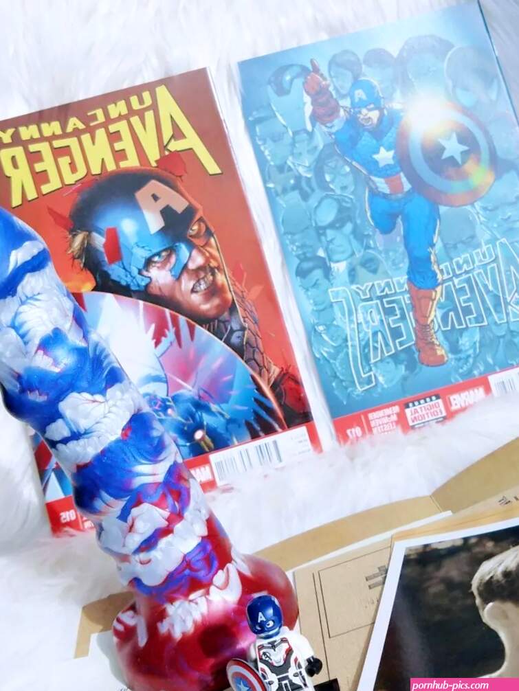 Uberrime A-Spot Avenger Girthy Superhero Silicone Dildo Review