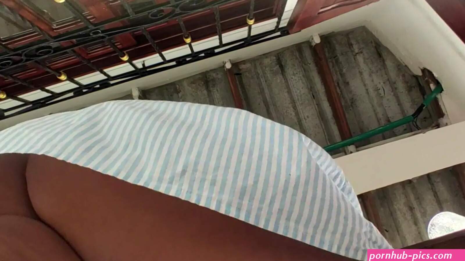 Free upskirt maid Porn Video