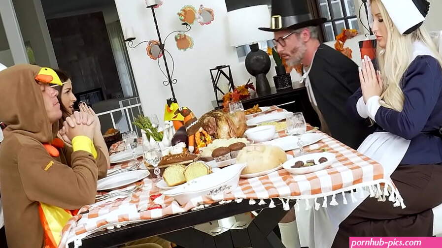 Thanksgiving Squirt Fest With Family