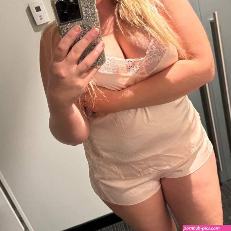 Female Farmer Rancher Nude OnlyFans Leaks