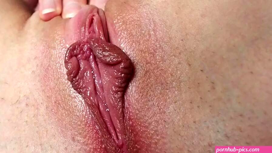 Can i fit three fingers in my pussy? close up