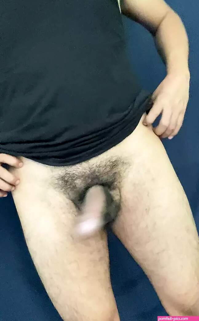 Hombre Maduro Velludo Se Toca Las Nalgas Y Sacude El Pene