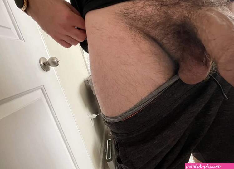 Un pene muy peludo
