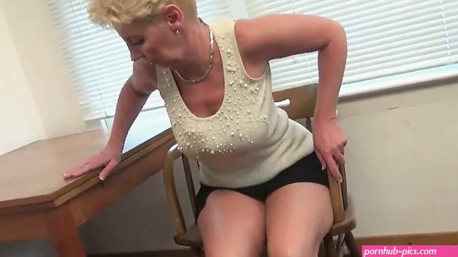 GILF Taylor Lynn Likes to get Herself off: Amateur Porn by ATK Hairy