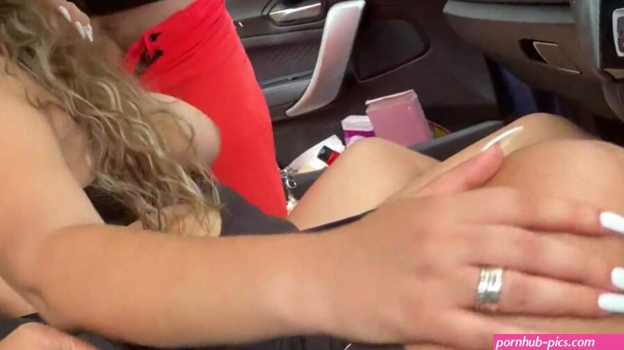 DOGGING IN A PUBLIC PLACE WITH MY HOTWIFE SHE DOES A HOT BLOWJOB TO A STRANGER