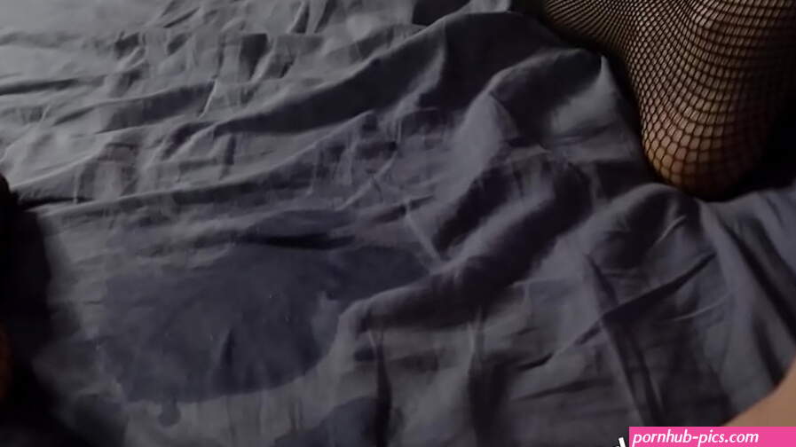 I made myself SQUIRT on the bed