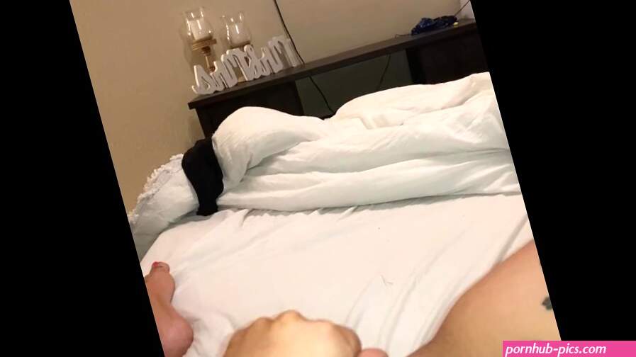 !!! EXTREME SQUIRTING !!! School teacher cums all over her new bed sheets