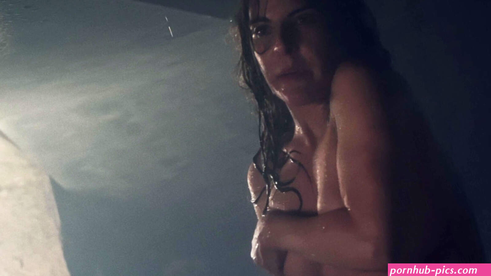 Naked Kate del Castillo in Ingobernable ANCENSORED