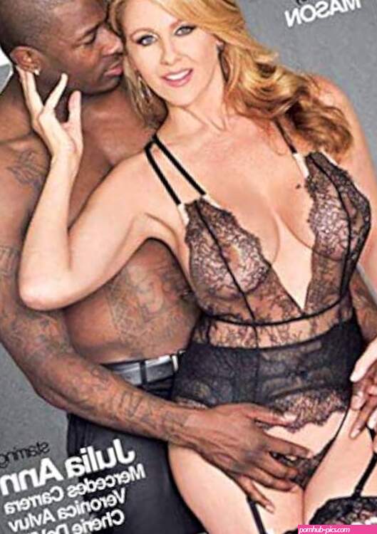 Interracial MILFs DarkX Big Boobs Big Cocks Interracial Mature MILF: Amazon.co.uk: Julia Ann Cherie DeVille Veronica Avluv Mercedes Carrera More DVD From DVD Del Piacere: DVD Blu-ray