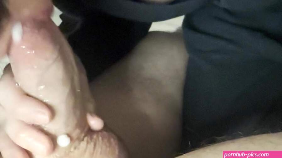 Close-up blowjob with pulsating oral creampie and spilled cum cleanup