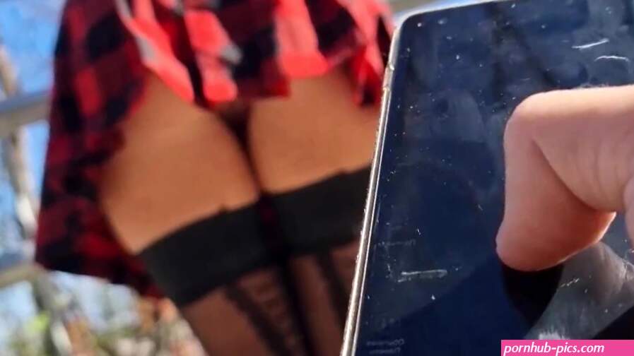 Squirtende lovense controleert mijn poesje Hot openbaar nat