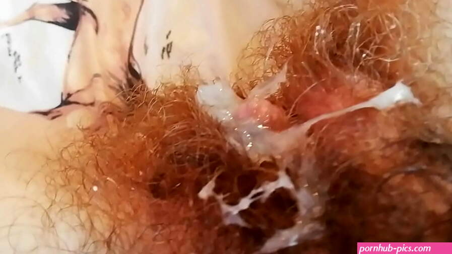 Hairy pussy fucking and cumshot close up amateur couple big clit girl