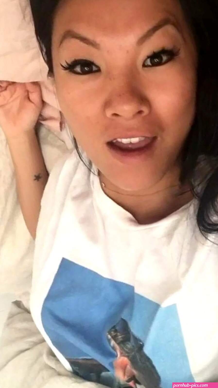 Model Asa Akira asaakira