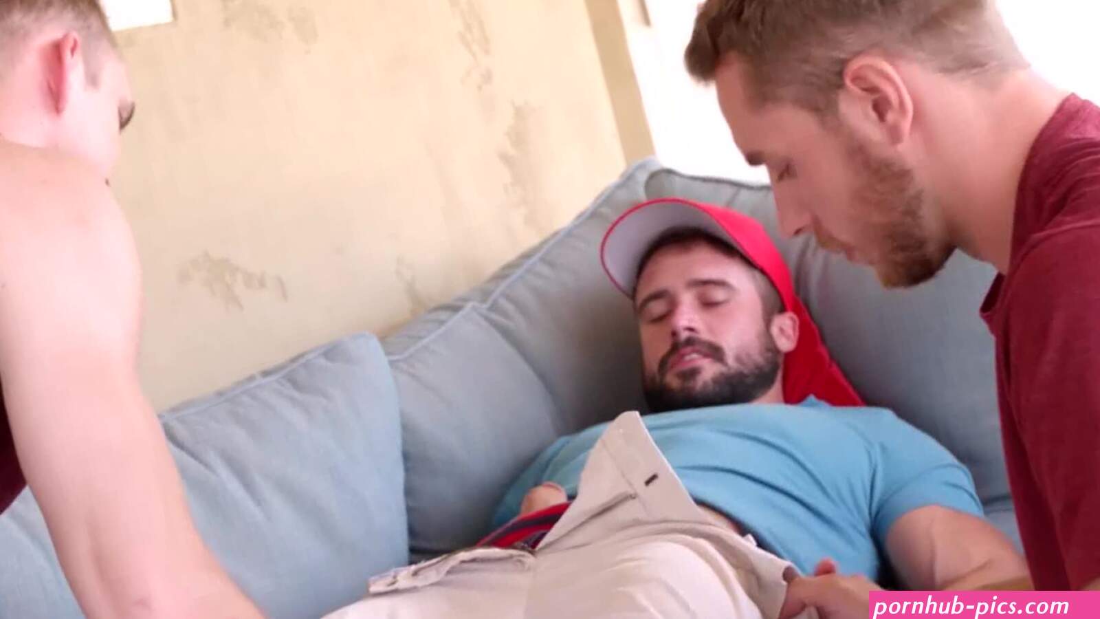 Outdoor threesome bare fucking with tattooed butt pirates