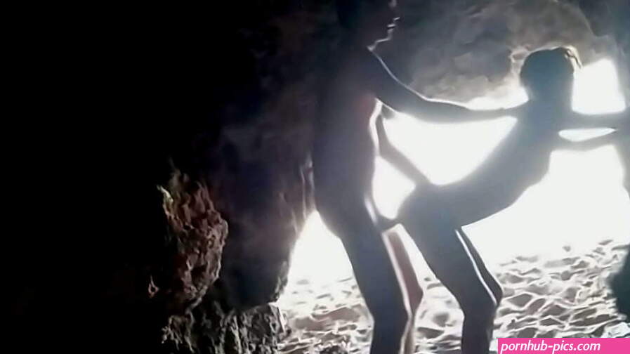 Couple fucking at the Beach