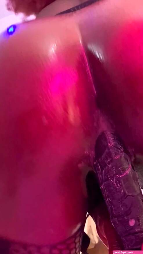 Fat Oily Asses by Chocolate Goddess: Oiled Squirting Girl Masturbating African Riding Porn