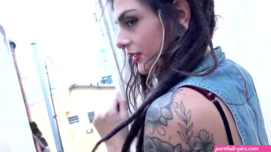 DREAD HOT IN HIS FIRST LESBIAN SCENE WITH JULLY DELARGE watch online