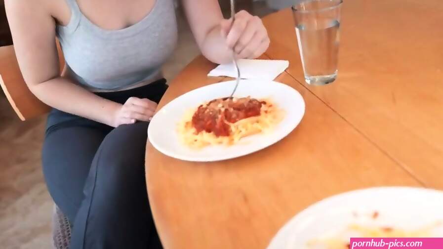 Sexy Spaghetti Dinner With Curvy Babe Ellie Nova