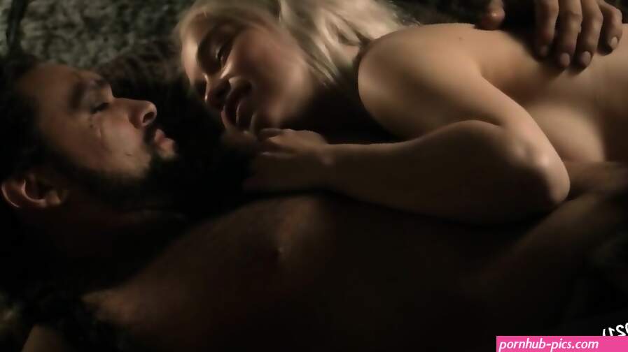 Emilia Clarke Erotic Scenes