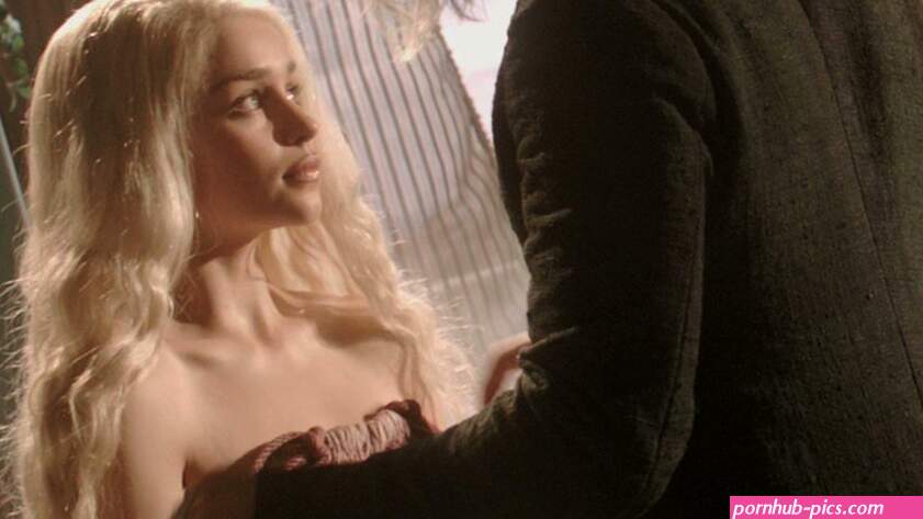Be honest: How many times did you fap when you saw Emilia Clarke nude for the first time in the pilot episode of Game of Thrones? Ive recently gotten my hands