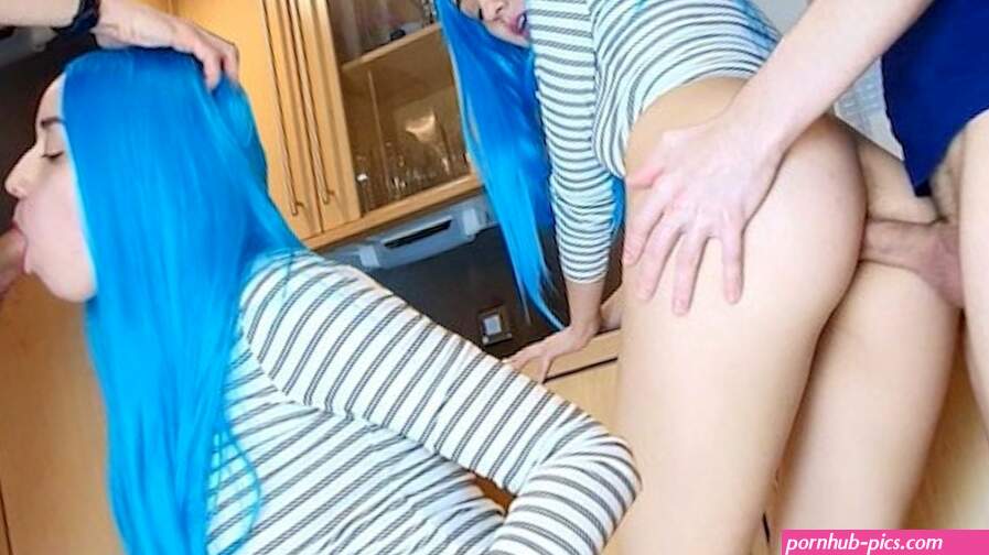 Anal avec une femme de ménage chaude dans la cuisine !