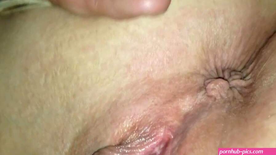 I LOVE TO EAT THIS MEATY MATURE PUSSY!