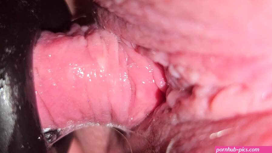 Super close-up onder POV grote clit strelen en natte poesjescontracties