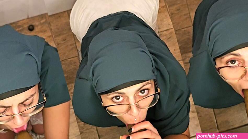 POV Sucking BBC Dildo Mia Niqab